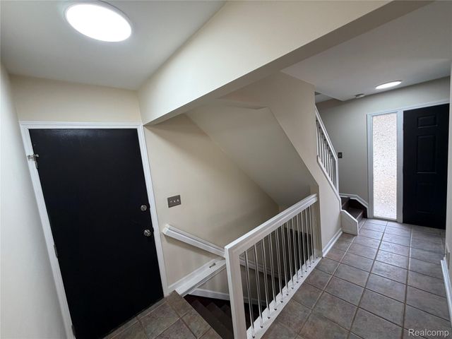 24489 Riverview Lane, Novi, MI 48374