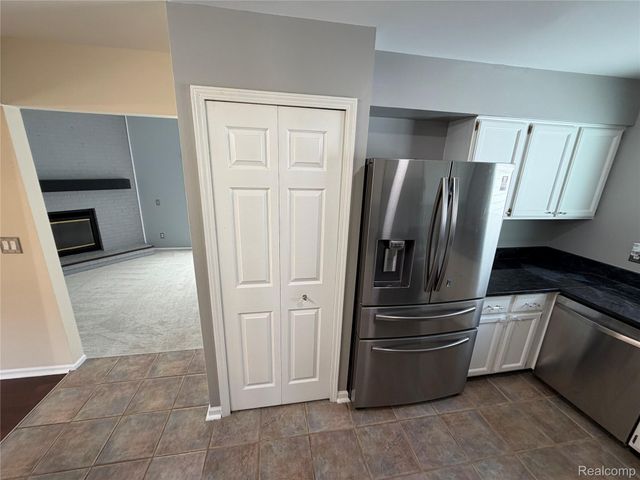 24489 Riverview Lane, Novi, MI 48374