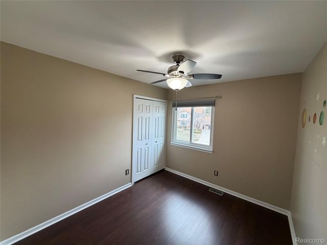 24489 Riverview Lane, Novi, MI 48374