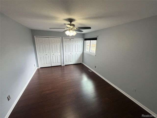 24489 Riverview Lane, Novi, MI 48374