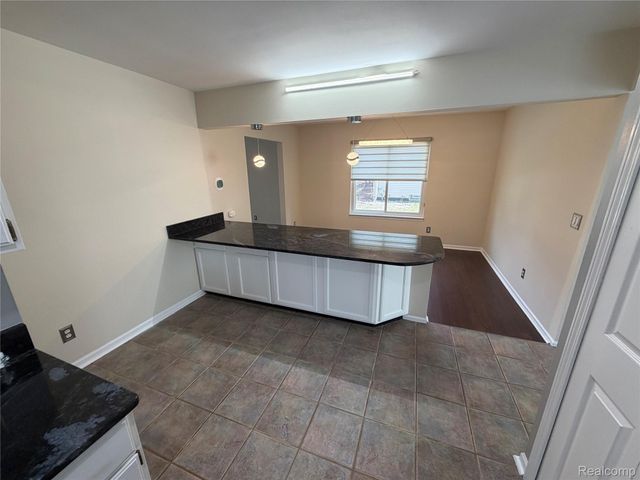 24489 Riverview Lane, Novi, MI 48374