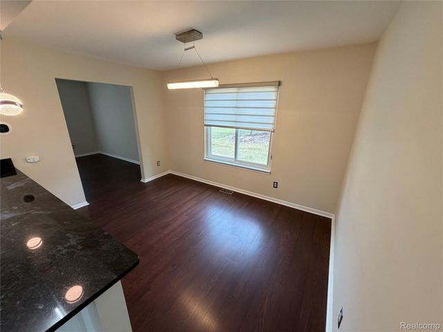 24489 Riverview Lane, Novi, MI 48374