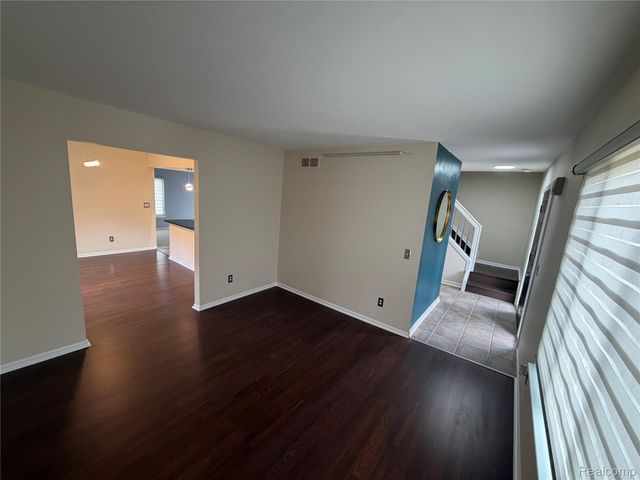 24489 Riverview Lane, Novi, MI 48374