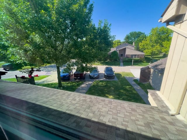 31672 Bear Creek Boulevard, Warren, MI 48093