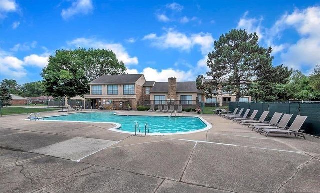 31672 Bear Creek Boulevard, Warren, MI 48093