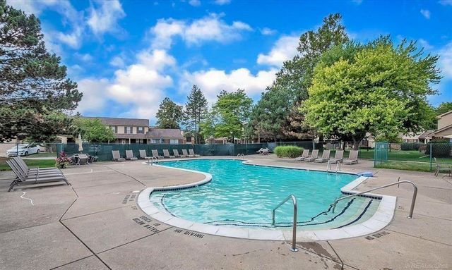 31672 Bear Creek Boulevard, Warren, MI 48093