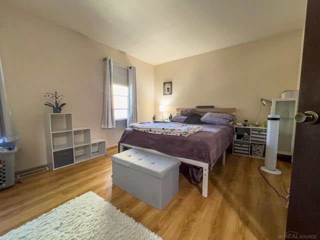 31672 Bear Creek Boulevard, Warren, MI 48093