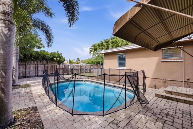 303 Cornell Drive, Lake Worth Beach, FL 33460
