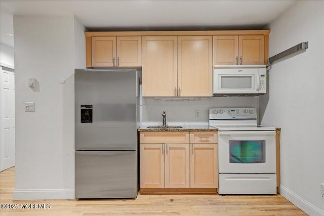 201 2nd Avenue 4B, Belmar, NJ 07719