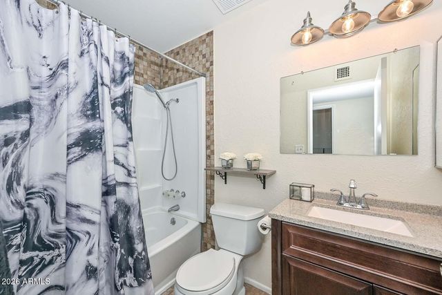 202 E Betty Elyse Lane, Phoenix, AZ 85022