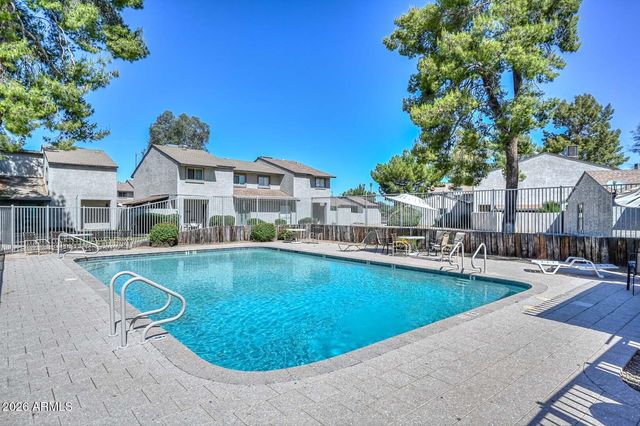 202 E Betty Elyse Lane, Phoenix, AZ 85022