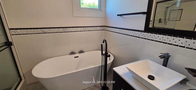 4469 Cleveland Avenue A, San Diego, CA 92116