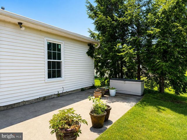 10 ADNER DR, Mount Laurel, NJ 08054