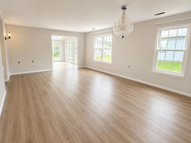 10 ADNER DR, Mount Laurel, NJ 08054