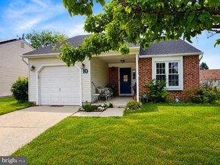 10 ADNER DR, Mount Laurel, NJ 08054
