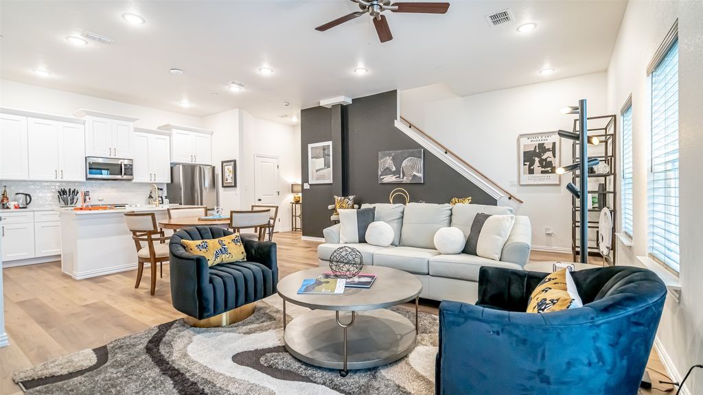 1217 Beaconsfield Lane 803, Arlington, TX 76011 — exterior