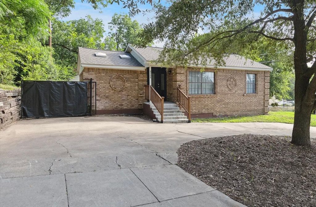 4708 Robinson Street, Fort Worth, TX 76114