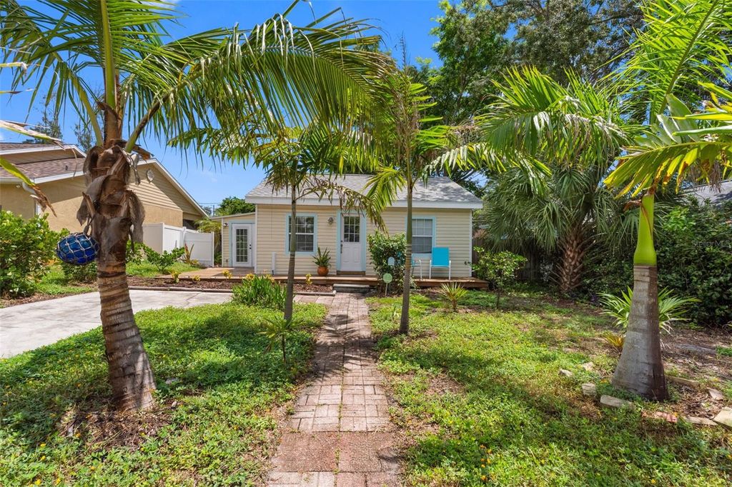 2222 QUINCY STREET S, St Petersburg, FL 33711
