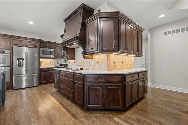 18101 Sunset Drive, Olathe, KS 66062