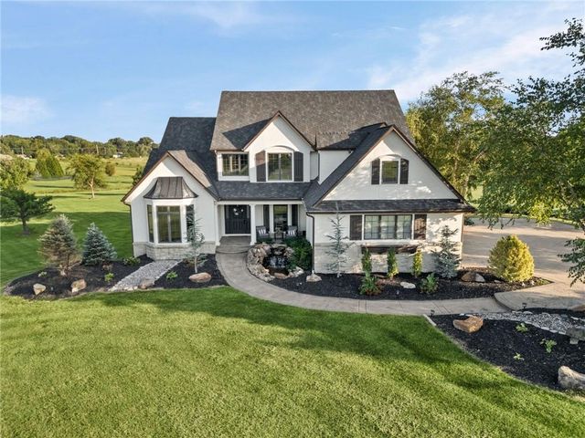 18101 Sunset Drive, Olathe, KS 66062