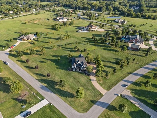 18101 Sunset Drive, Olathe, KS 66062