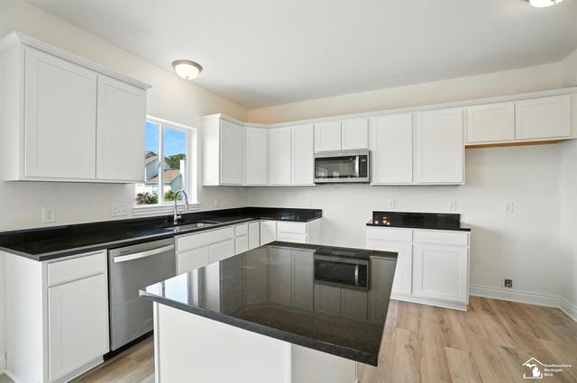 4135 Swan Ridge Lane Trail, Berlin Twp, MI 48166