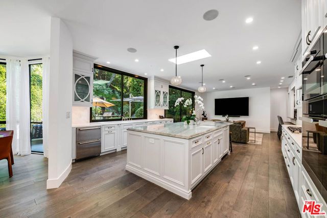 1114 Sutton Way, Beverly Hills, CA 90210