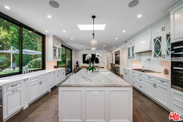 1114 Sutton Way, Beverly Hills, CA 90210