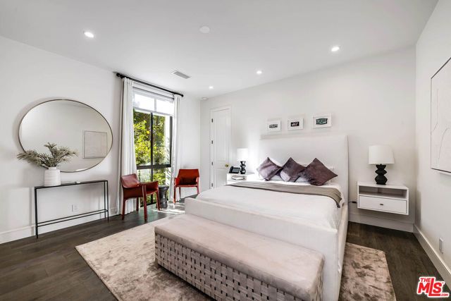 1114 Sutton Way, Beverly Hills, CA 90210