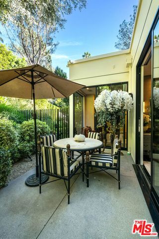 1114 Sutton Way, Beverly Hills, CA 90210