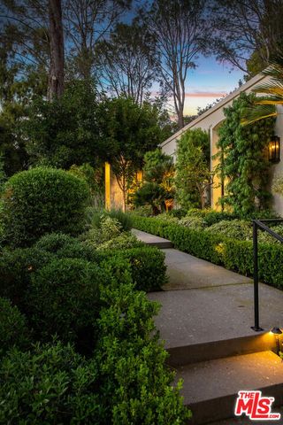 1114 Sutton Way, Beverly Hills, CA 90210