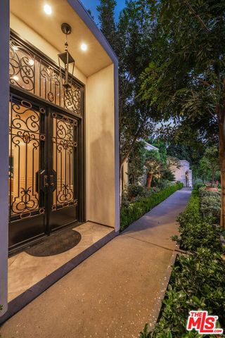 1114 Sutton Way, Beverly Hills, CA 90210