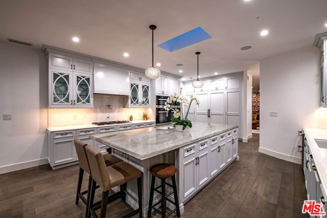 1114 Sutton Way, Beverly Hills, CA 90210