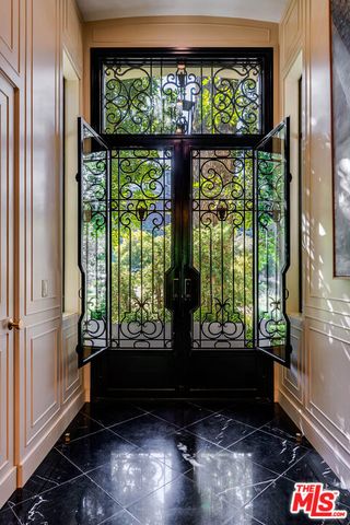 1114 Sutton Way, Beverly Hills, CA 90210