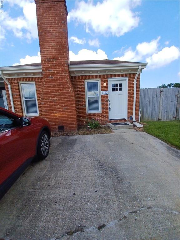 1310 Pershing CT, Virginia Beach, VA 23453