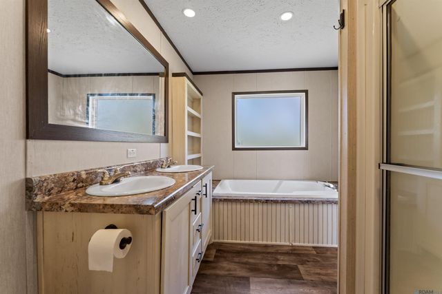 12499 Hebert Rd, Gonzales, LA 70737