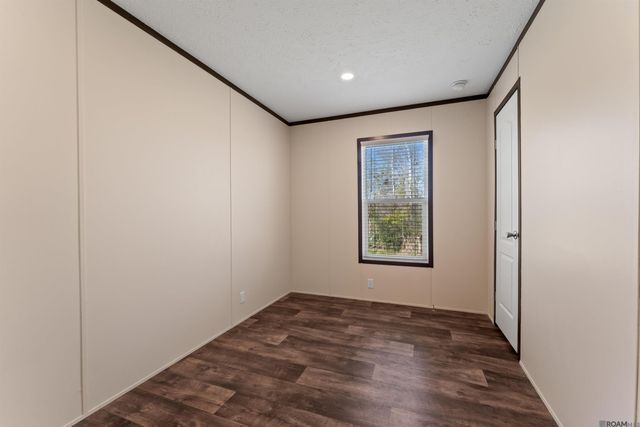 12499 Hebert Rd, Gonzales, LA 70737