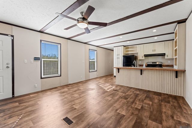 12499 Hebert Rd, Gonzales, LA 70737