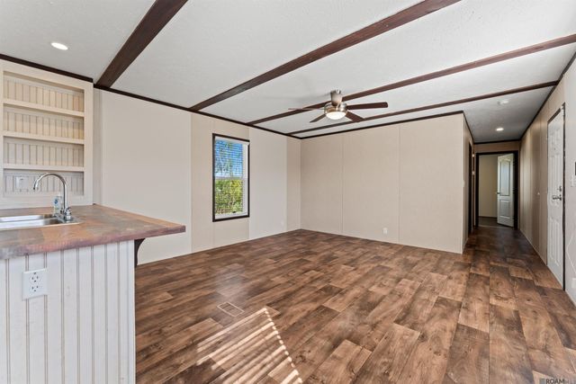 12499 Hebert Rd, Gonzales, LA 70737