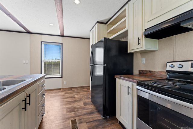 12499 Hebert Rd, Gonzales, LA 70737