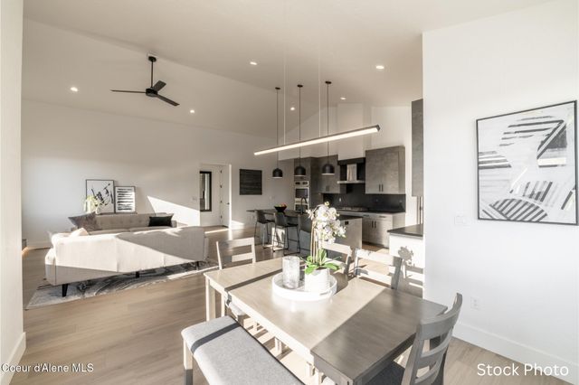 964 E STEEPLE CHASE RD, Hayden, ID 83835