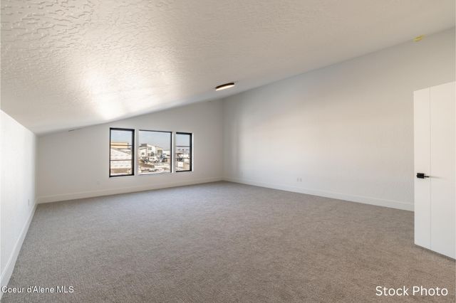 964 E STEEPLE CHASE RD, Hayden, ID 83835