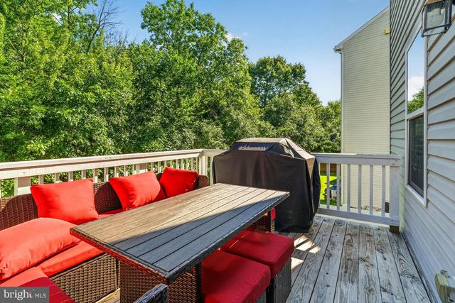 833 BLOSSOM DR, Hanover, PA 17331