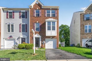 833 BLOSSOM DR, Hanover, PA 17331