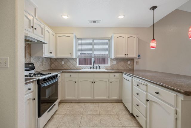 1482 Betty Street, Exeter, CA 93221