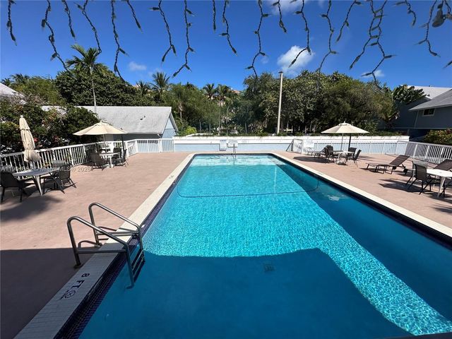 798 Crandon Blvd 38-C, Key Biscayne, FL 33149