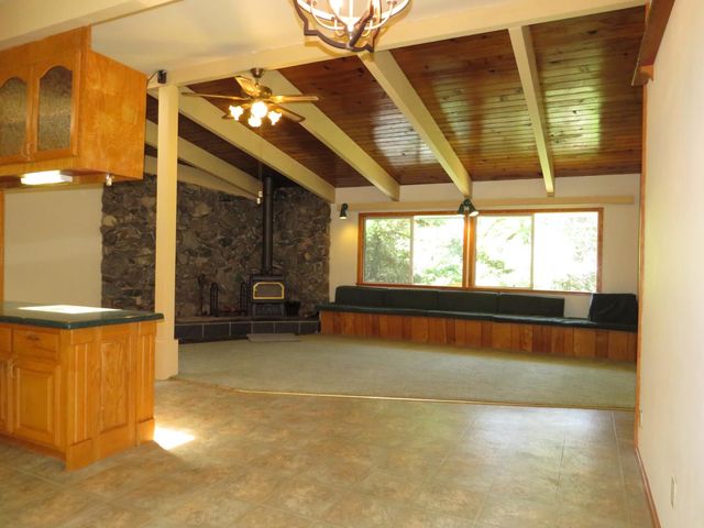25160 Pineview Dr, Colfax, CA 95713