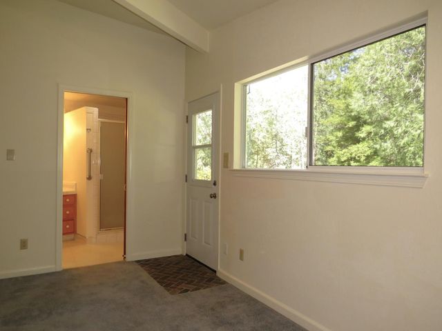 25160 Pineview Dr, Colfax, CA 95713