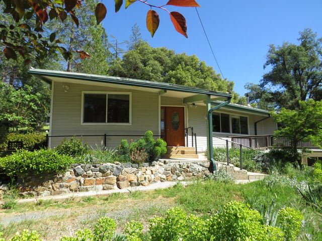 25160 Pineview Dr, Colfax, CA 95713