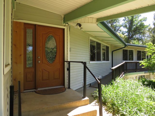 25160 Pineview Dr, Colfax, CA 95713